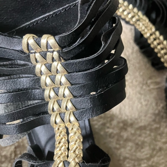 4 inch Charming Charlie Chunky Heal. - Picture 2 of 5